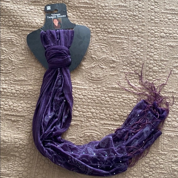 SCARF - Picture 2 of 4